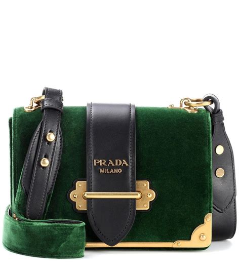 prada samt tasche